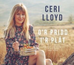 O'r Pridd i'r Plat